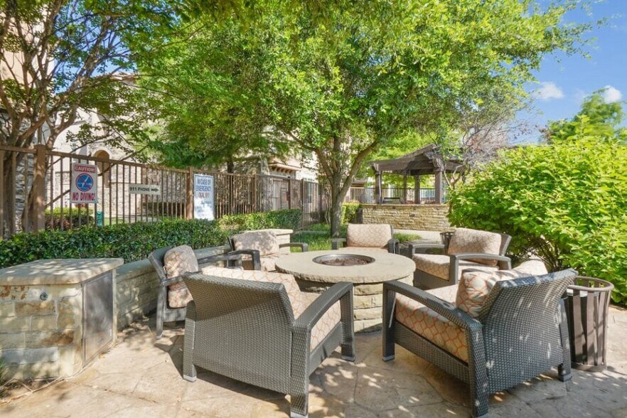 More Photos Of 1601 E Debbie Ln, Mansfield Apartments For Lease