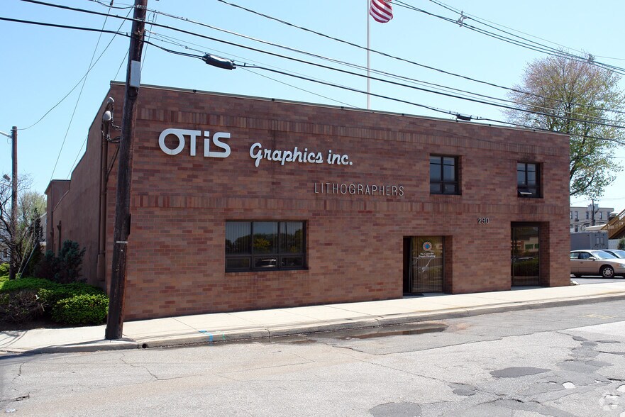 More Photos Of 290 Grant Ave, Lyndhurst Light Manufacturing For Lease