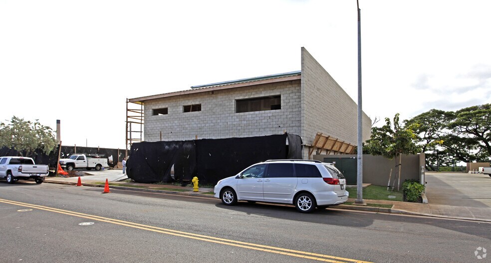 More Photos Of 94-423 Akoki St, Waipahu Warehouse For Lease