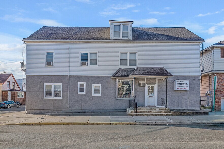 Primary Photo Of 781 2nd St, Secaucus Flex For Sale