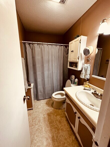 More Photos Of 107 E Main St, Bison Hotel For Sale