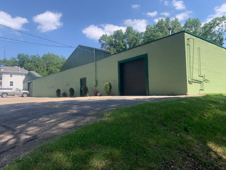 More Photos Of 453 E Euclid St, Salem Industrial For Sale