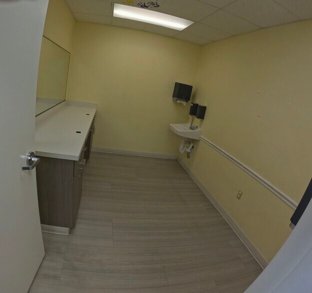 More Photos Of 11870 Cranston Dr, Arlington Office For Lease