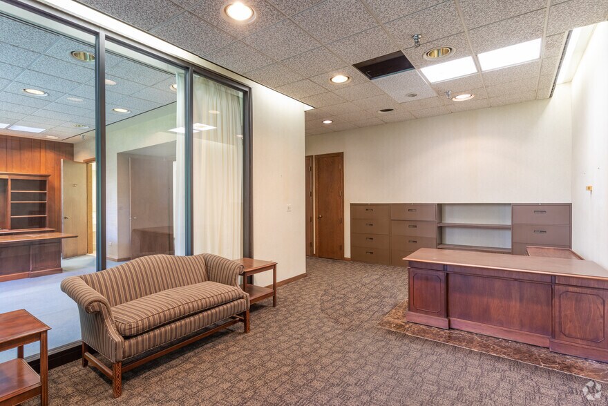 More Photos Of 458 Whitfield St, Fayetteville Manufacturing For Sale