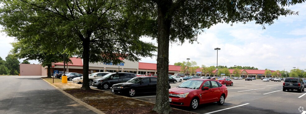 More Photos Of 2901-2949 Williamsburg Rd, Richmond Supermarket For Lease