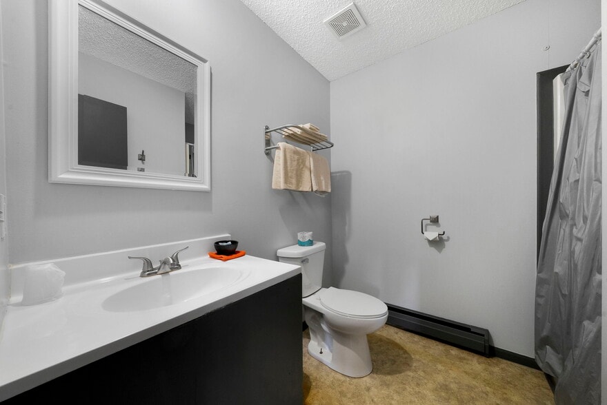 More Photos Of 10422 Cadillac Hwy, Thompsonville Hotel For Sale