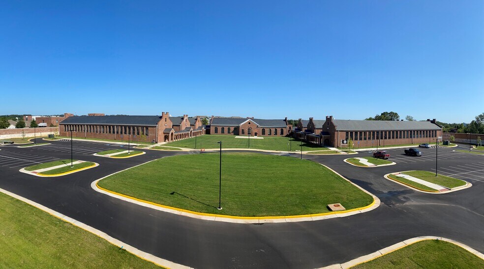 More Photos Of Intersection Of Silverbrook Rd & White Spruce Way, Lorton Supermarket For Lease