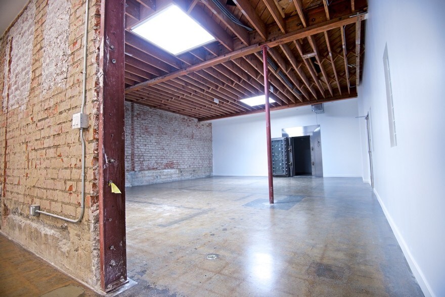 More Photos Of 8740 S Sepulveda Blvd, Los Angeles Storefront Retail Office For Lease