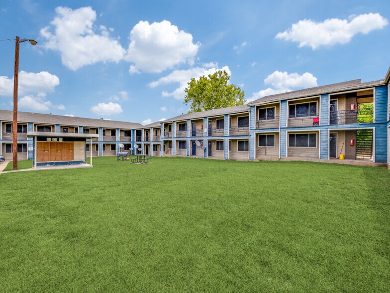 More Photos Of 911 W Wheatland Rd, Dallas Apartments For Sale