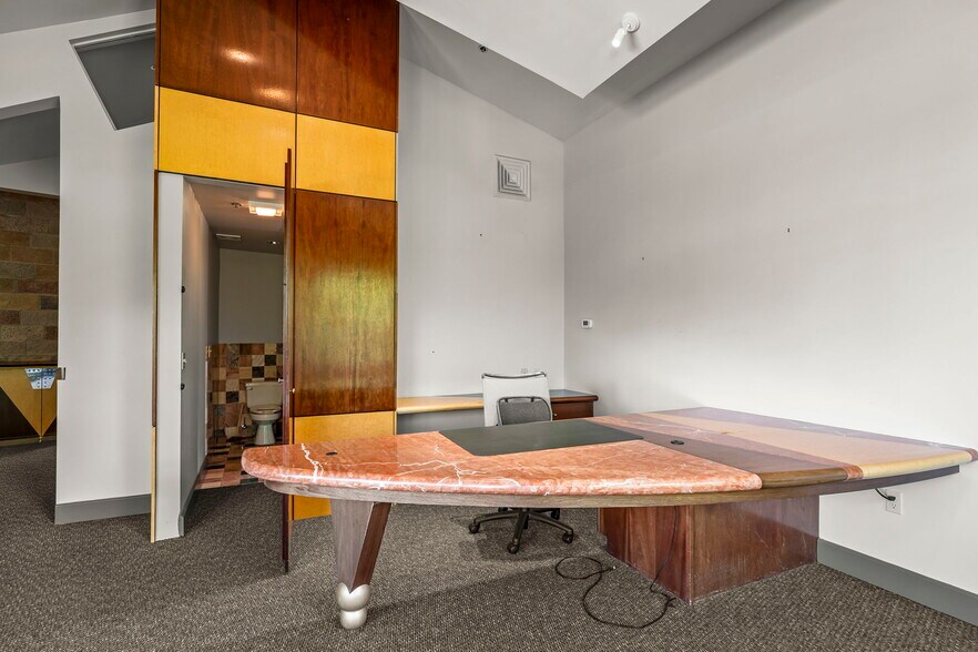 More Photos Of 6160 Plumas St, Reno Office For Sale