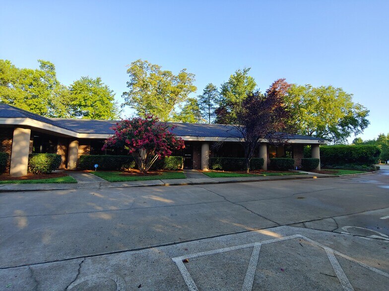 More Photos Of 4280 Piedmont Pky, Greensboro Office For Lease