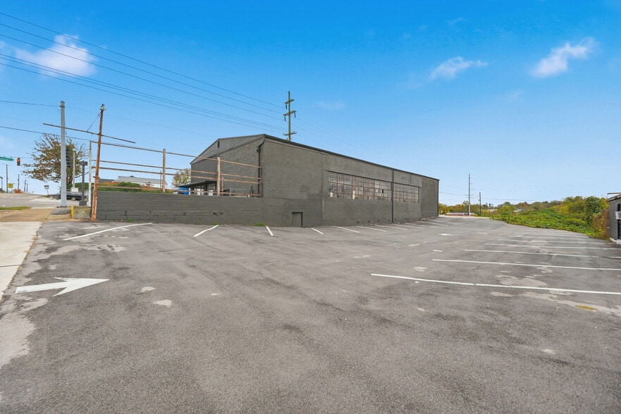 More Photos Of 1501 N Central St, Knoxville Land For Sale