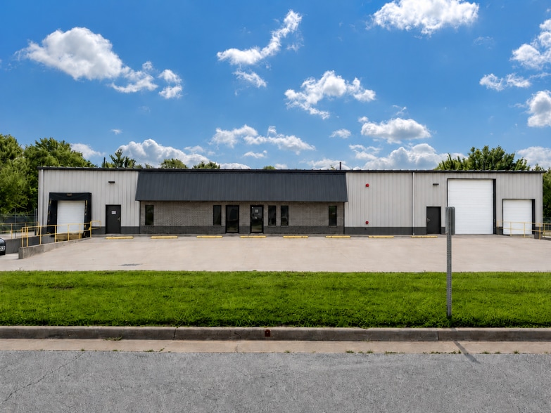 Primary Photo Of 732 N Miller Rd, Springfield Warehouse For Lease