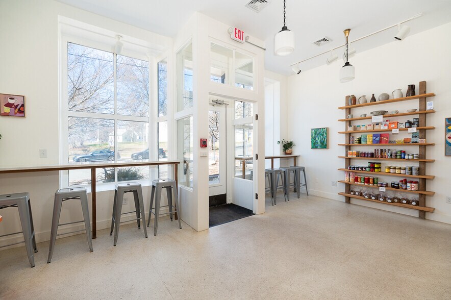 More Photos Of 29 N Main St, Ipswich Office For Sale