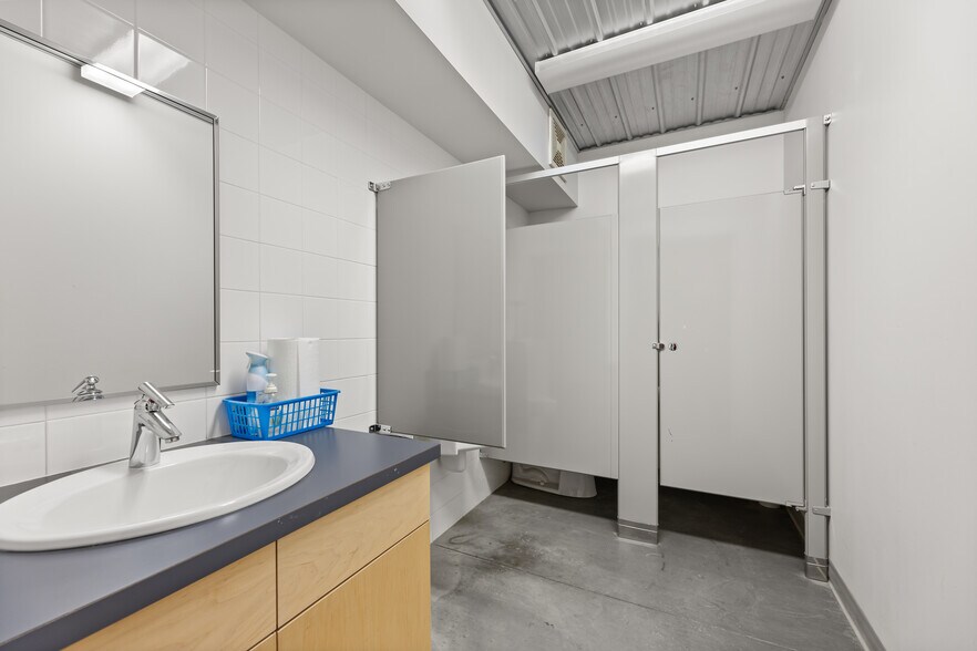 More Photos Of 261211 Wagon Wheel Way, Rocky View No 44 Light Manufacturing For Sale