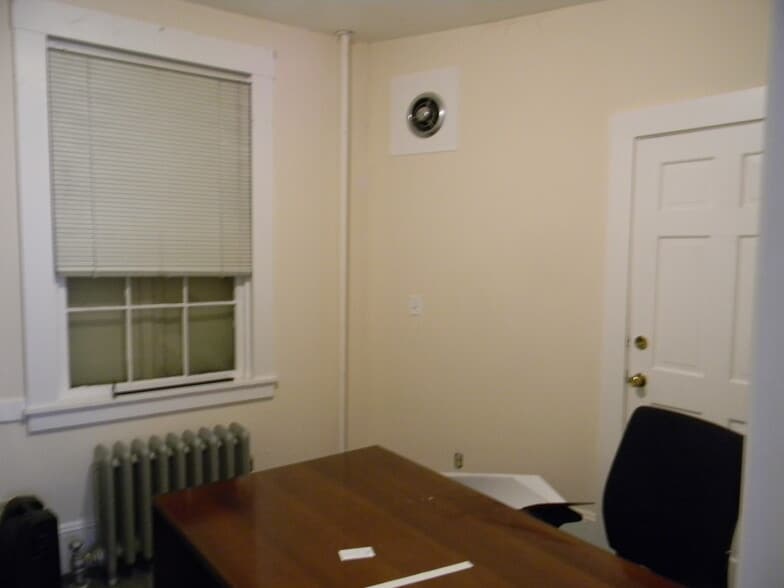 More Photos Of 30 Court St, Westfield Office For Lease
