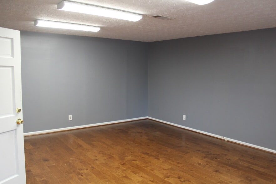 More Photos Of 2931 Lewis St, Kennesaw Office For Lease