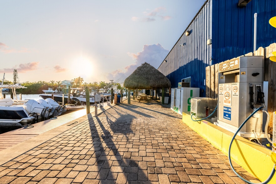More Photos Of 90400 Overseas Hwy, Tavernier Marina For Sale