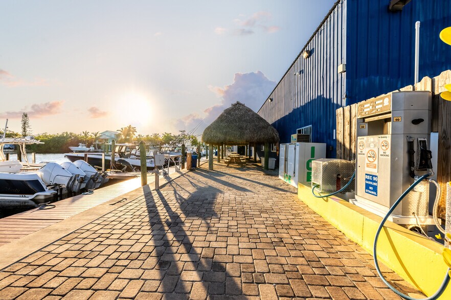 More Photos Of 90400 Overseas Hwy, Tavernier Marina For Sale