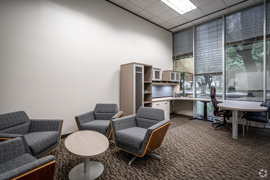 More Photos Of 16225 Park Ten Pl, Houston Office For Lease