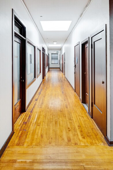 More Photos Of 200-208 N Broadway, Santa Ana Storefront Retail Office For Lease