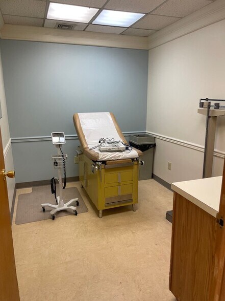 More Photos Of 1101 Raritan Rd, Clark Medical For Sale