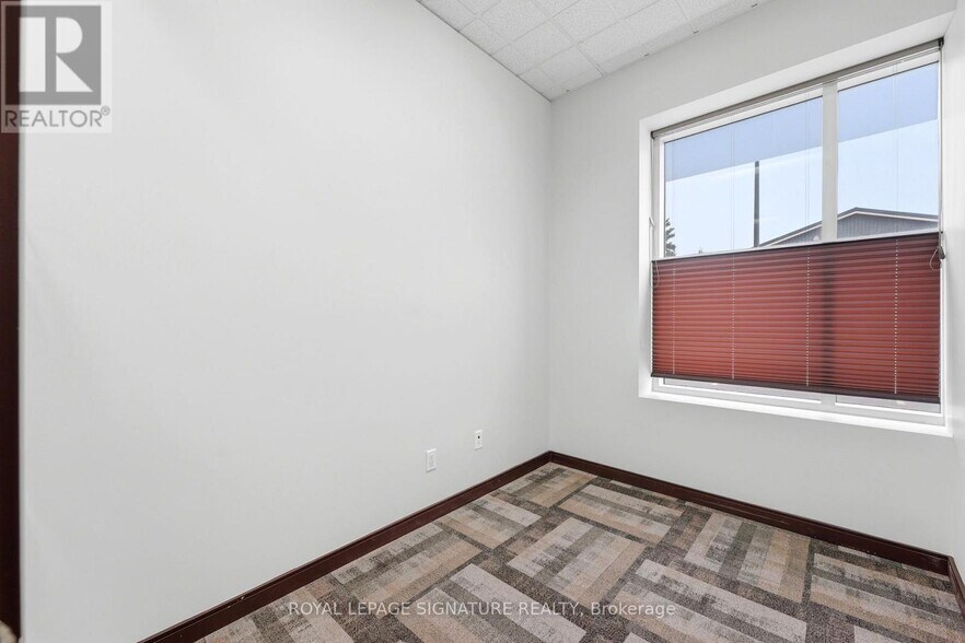 More Photos Of 158 Guelph St, Halton Hills Freestanding For Lease