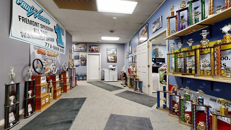 More Photos Of 401 Ashland Rd, Mansfield Freestanding For Sale