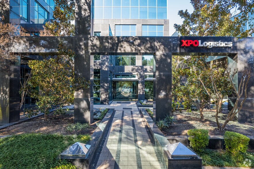 More Photos Of 9151 Grapevine Hwy, North Richland Hills Office For Lease