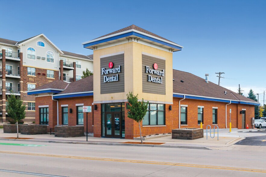 Primary Photo Of 8001 W National Ave, West Allis Medical For Sale