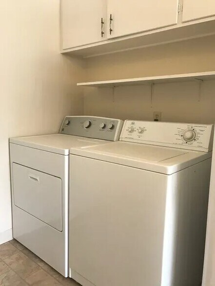 More Photos Of 462 Waverley St, Menlo Park Apartments For Sale