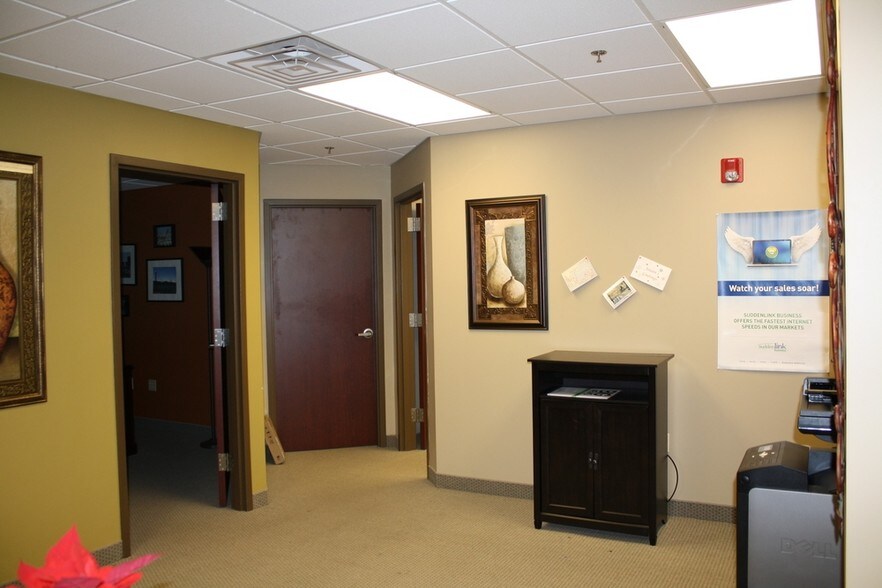 More Photos Of 500 W Main St, Branson Office For Lease