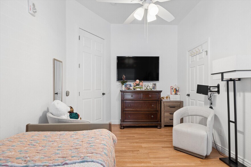 More Photos Of 5338 E Hartford Ave, Scottsdale Healthcare For Sale