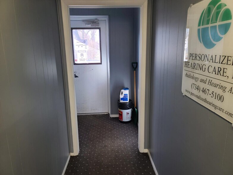 More Photos Of 35337 Warren Rd, Westland Medical For Sale
