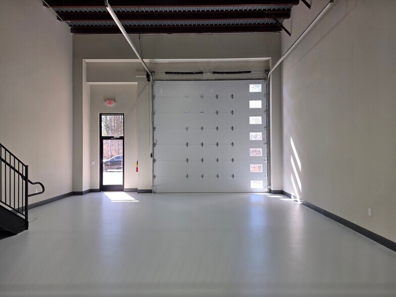 More Photos Of 3353 Acworth Summit Blvd NW, Acworth Light Distribution For Lease