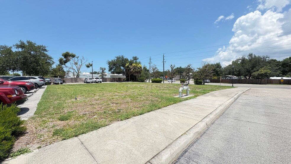 More Photos Of 20 E Bay St, Osprey Land For Sale