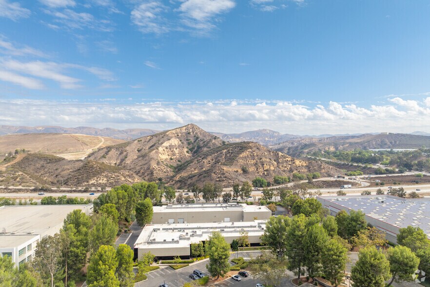 More Photos Of 2665 Park Center Dr, Simi Valley Warehouse For Lease