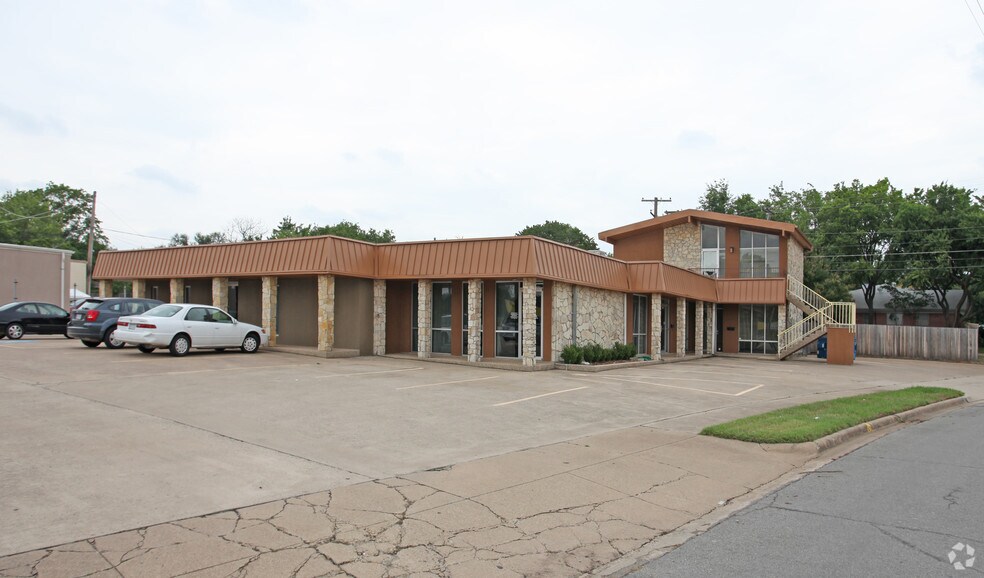 More Photos Of 200-204 W Bedford Euless Rd, Hurst Medical For Lease