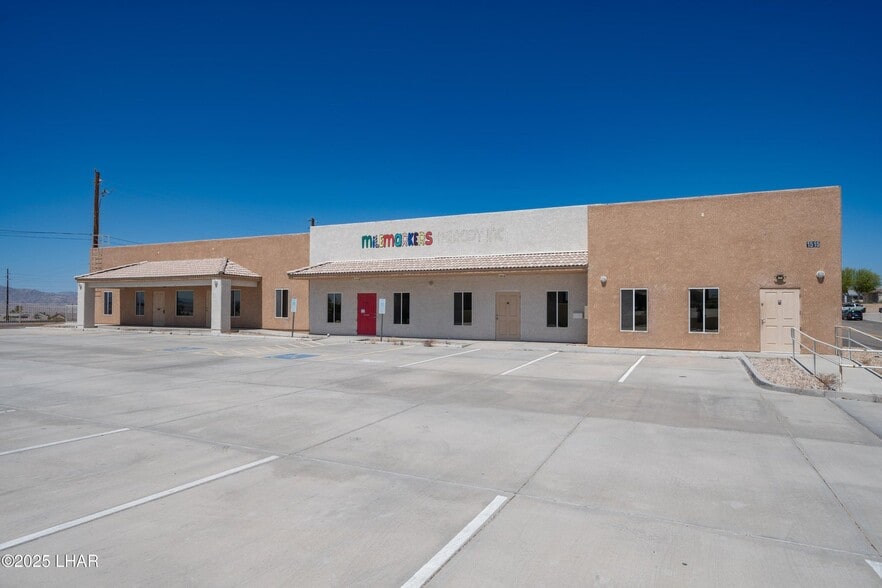 More Photos Of 1515 N Lake Havasu Ave, Lake Havasu City General Retail For Sale