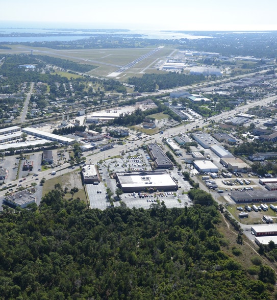 More Photos Of 1638 SE Federal Hwy, Stuart Unknown For Lease