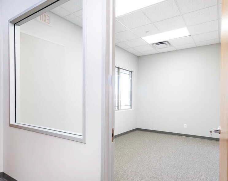 More Photos Of 10575 N 114th St, Scottsdale Office For Sale