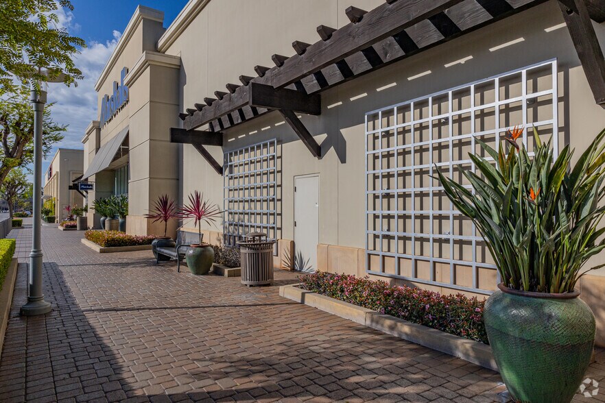 More Photos Of 12235 Seal Beach Blvd, Seal Beach Unknown For Lease