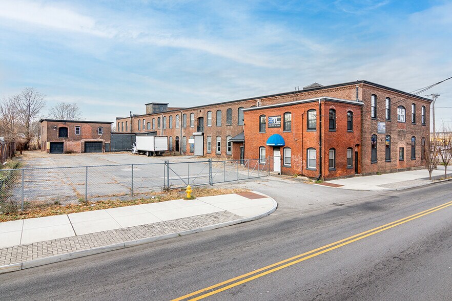 More Photos Of 248 Pine St, Pawtucket Warehouse For Sale