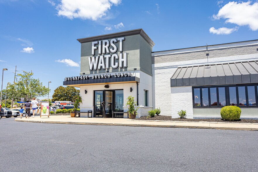 More Photos Of 2301 Cobbs Ford Rd, Prattville Restaurant For Sale