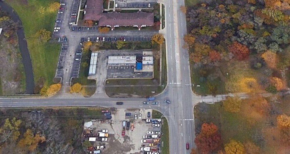 Primary Photo Of 800 N River Rd, Mount Prospect Specialty For Sale