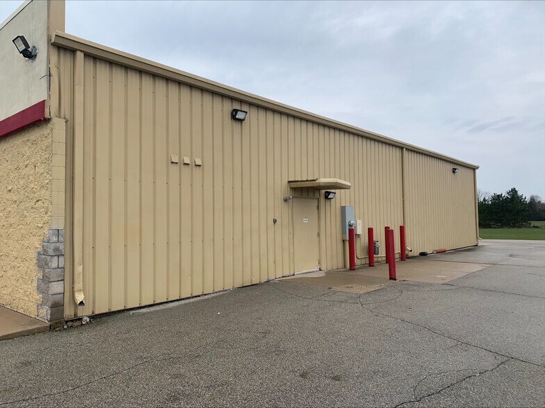 More Photos Of 117 S US Highway 141, Crivitz Freestanding For Lease