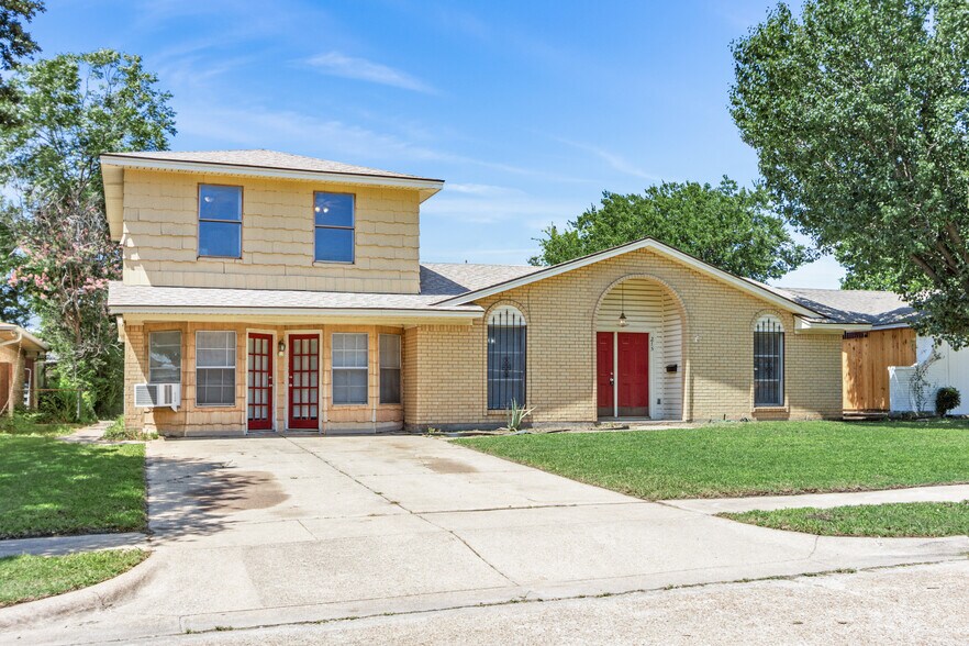 More Photos Of 215 Jasanda Way, Mesquite Specialty For Sale