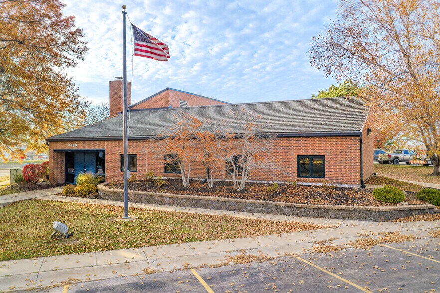 More Photos Of 8880 Ballentine St, Overland Park Office For Sale