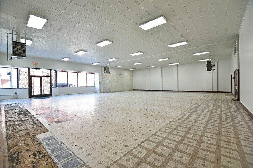 More Photos Of 1100 E South Grand Ave, Springfield Office For Sale