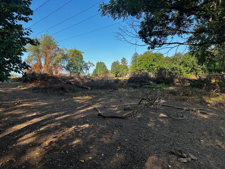 More Photos Of 651 Lincoln St, Oxford Land For Sale